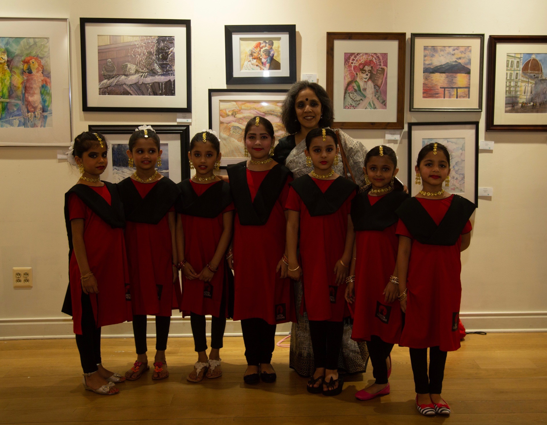 Diditi Mitra in group photo with students, Nritya Creations Academy of Dance annual show